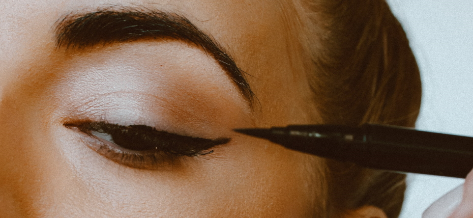 eyeliner application techniques